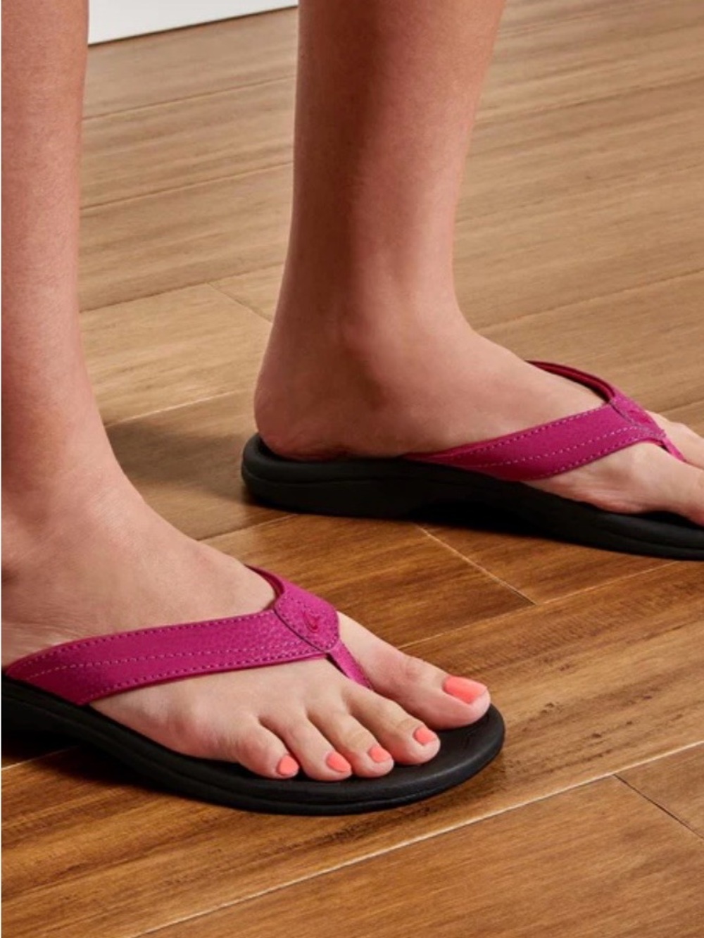 OluKai women’s  orchid  Flip Flop Sandals - Picture 3 of 6